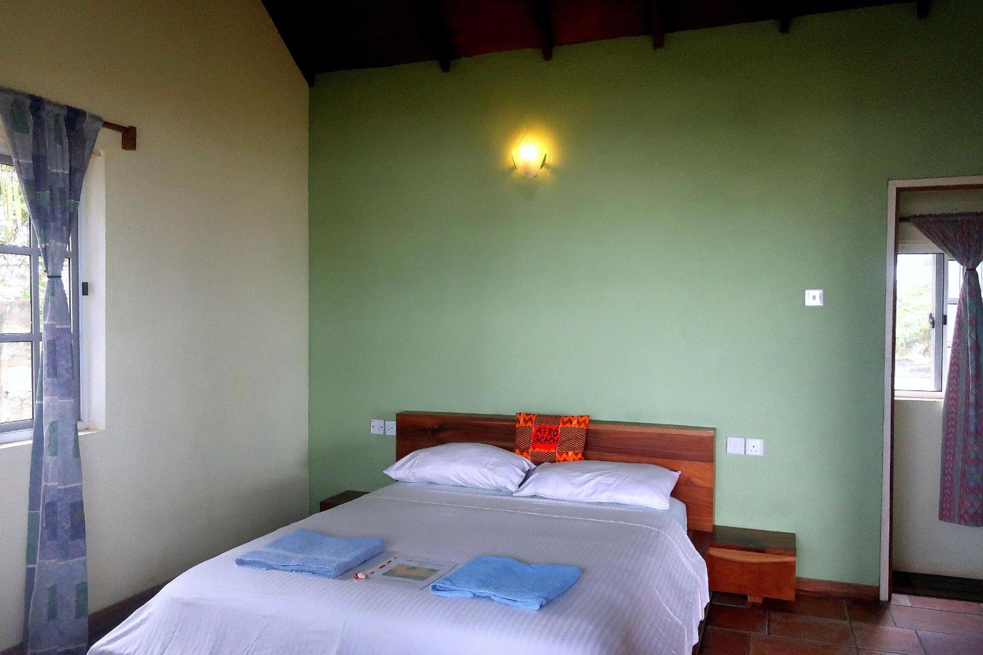 Afro Beach Eco Resort Butre Quarto foto
